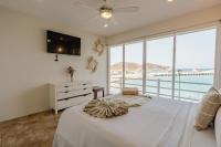 One-Bedroom Apartment with Sea View and Balcony