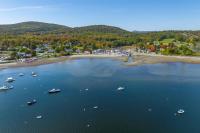 Penthouse Private Balconies Beach and Water Views - Ferienwohnung Lincolnville