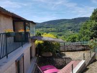 Gîte calme avec poêle à bois, terrasse et animaux admis - FR-1-489-470 - Chambres d’hôtes Laprugne
