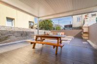 Host Wise - Charming Spacious Duplex House - B&B São Mamede de Infesta