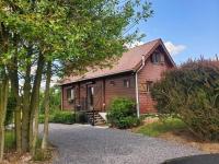 Chalet familial avec terrasse et étang sécurisé, au cœur du parc naturel de l'Avesnois - FR-1-510-198 - Chambres d’hôtes Floyon