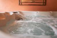 North Norfolk Garden Retreat with Private Hot Tub - Chambres d'hôtes Cromer