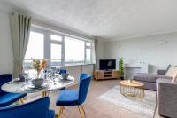 Trendy Sea View 2 bedroom Sleeps 6 - Free Parking - Chambres d’hôtes Bournemouth