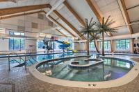 Indoor Pool Access Cabin in Lakes of the North! - B&B Elmira