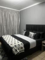 Mama R's Budget-friendly BACKROOM 3 - B&B Newcastle