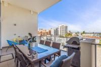 Quiet City Luxury 3BR Top-Floor with SkylineView - Chambres d’hôtes Perth