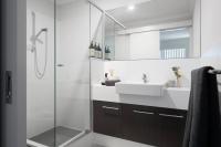 Bright Trendy 3BR Apt - Walk to River & Shops - B&B Perth