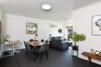 Spacious 2BR East Perth Pool Gym CATBus CBD Optus - B&B Perth