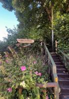 Tree-Tops Treehouse Eco Retreat - B&B Dewlish
