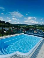 Apartament Krynica-Zdrój - Powroźnik - Dom na wzgórzu- House on the hill z basenem - B&B
