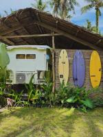The Sleepney Room - Unique Converted Jeepney House - Chambres d’hôtes General Luna