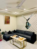 Luxury apartment with Pool Gym amenities By The Urban B&B - B&B Lahore