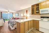 Ground Floor Beachfront Family-Sized Condo Suite - Pool and Hot Tub - Chambres d'hôtes Lincoln City