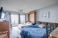 Ground Floor Beachfront Suite - Sleeps 6 - Pool and Sauna - B&B Lincoln City