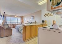 Beautiful Oceanfront Suite - Pool and Sauna - Second Floor - Sleeps 4 - B&B Lincoln City