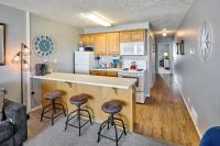 Modern Beachfront Suite - Pool and Sauna - Second Floor - Sleeps 4 - Bed and Breakfast Lincoln City