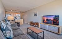 Beautiful Oceanfront Suite - Top Floor - Pool and Sauna - Sleeps 4 - B&B Lincoln City