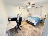 Renovated 2 Bedroom in Durham! Superhost! - Bed and Breakfast Durham