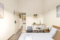 Tranquil Double Room - Walk to Train & Cabramatta Eats - Shared Bathroom - Bed and Breakfast Cabramatta