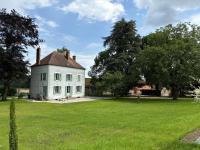 Maison Bourgeoise de Charme avec Spa, Parc et Activités - FR-1-489-541 - Chambres d’hôtes Jalogny