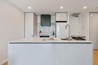 Sleek 1-Bed Canberra Flat with Gym & Sauna Access - B&B Canberra