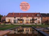 Landloft Linum - Ausgebaute Scheune mit Aussicht, Naturpool, Kamin, Sauna, Luxusausbau, handverlesene MidCentury Möbel & Kunst - B&B Fehrbellin