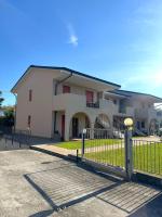 SG Family - Pastello Garda Apartment C4 - Pool & Center - B&B Peschiera del Garda