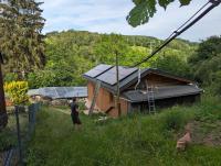 Wichtelhaisl Rittersgrün im Erzgebirge - Entspannen im fröhlichen Tiny House - umzäunter Naturgarten-Hunde willkommen-Terrasse-Elektroauto laden - B&B Arnoldshammer