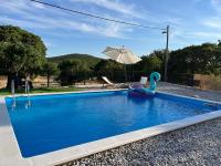 New Country House with Saltwater Pool - B&B