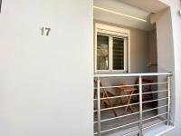 Mika Apt Very comfortable near City & beach - Bed and Breakfast Thérissos