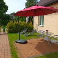 Idille Studio with Patio & Free Parking - Chambres d'hôtes Ventspils