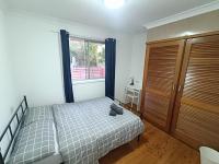 Queen Room in Spacious House - Close to Shops and Station - NC6 - Chambres d’hôtes Dundas Valley