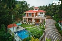 StayVista at 27 Flora with Lawn, Pool, WiFi - B&B Nāgaon