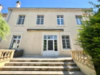 Bourgeois House - 16 personnes, Piscine, 6 chambres, 8 lits, 4 SDB, Centre-ville, CLIM - Chambres d'hôtes Salon-de-Provence