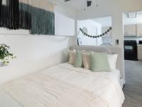 AQUA Terrazas Studio 3 - Beachfront, Pool, Local Fun & Dining - Chambres d’hôtes Dorado