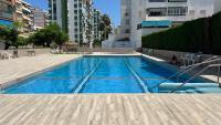 Apartamento con terraza y piscina junto a la playa - B&B Torre del Mar