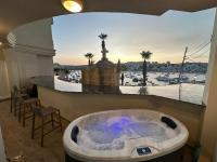 Seabreeze Apartments Flat 1 W Jacuzzi By Homely! - Chambres d’hôtes San Pawl il-Baħar