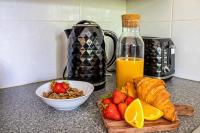 The Randolph 2 Bedroom Apartment- Free Parking Ideal for Contractors & Business Travellers - Chambres d'hôtes Milton Keynes