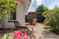 Pretty wooden house with terrace - Bassin d'Arcachon - Bed and Breakfast Arès
