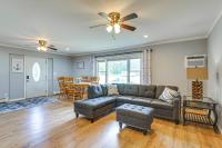 1 Block to Lake Huron Pet-Friendly Apt with Kayaks - B&B Lexington