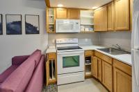 Ground Floor Studio - Easy Beach Access - Pool and Hot Tub - B&B Lincoln City