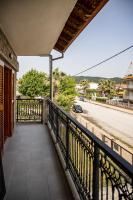 ANGO First Floor Apartment - B&B