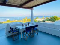 Casa Avocado - in the center, with a view and quiet - B&B Stromboli