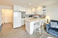 Oceanfront Suite - Sleeps Six - Heated Pool and Hot Tub - B&B Lincoln City