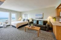 Fireplace Suite With King Bed Full Kitchen Ocean Views - Heated Indoor Pool and Hot Tub - B&B Lincoln City