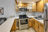 Oceanfront Suite - King Bed - Heated Indoor Pool & Hot Tub - B&B Lincoln City