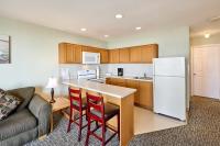 Oceanfront Family Suite - Full Kitchen - Easy Beach Access - B&B Lincoln City