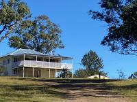 3 bed cottage nestled at centre of 21 acres in Blackbutt - B&B Blackbutt