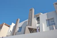 Sleek Retro Modern Apartment City Centre - B&B Swakopmund