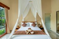 Chambre Lit Queen-Size - Vue sur Piscine